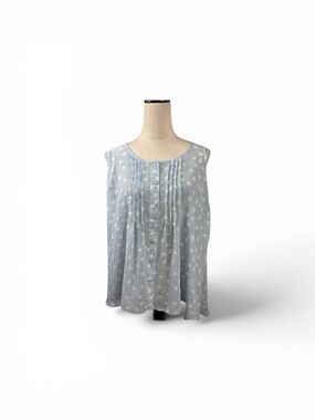 torrid Light Blue Floral Pintuck Sleeveless Top size 1-1X/14-16
